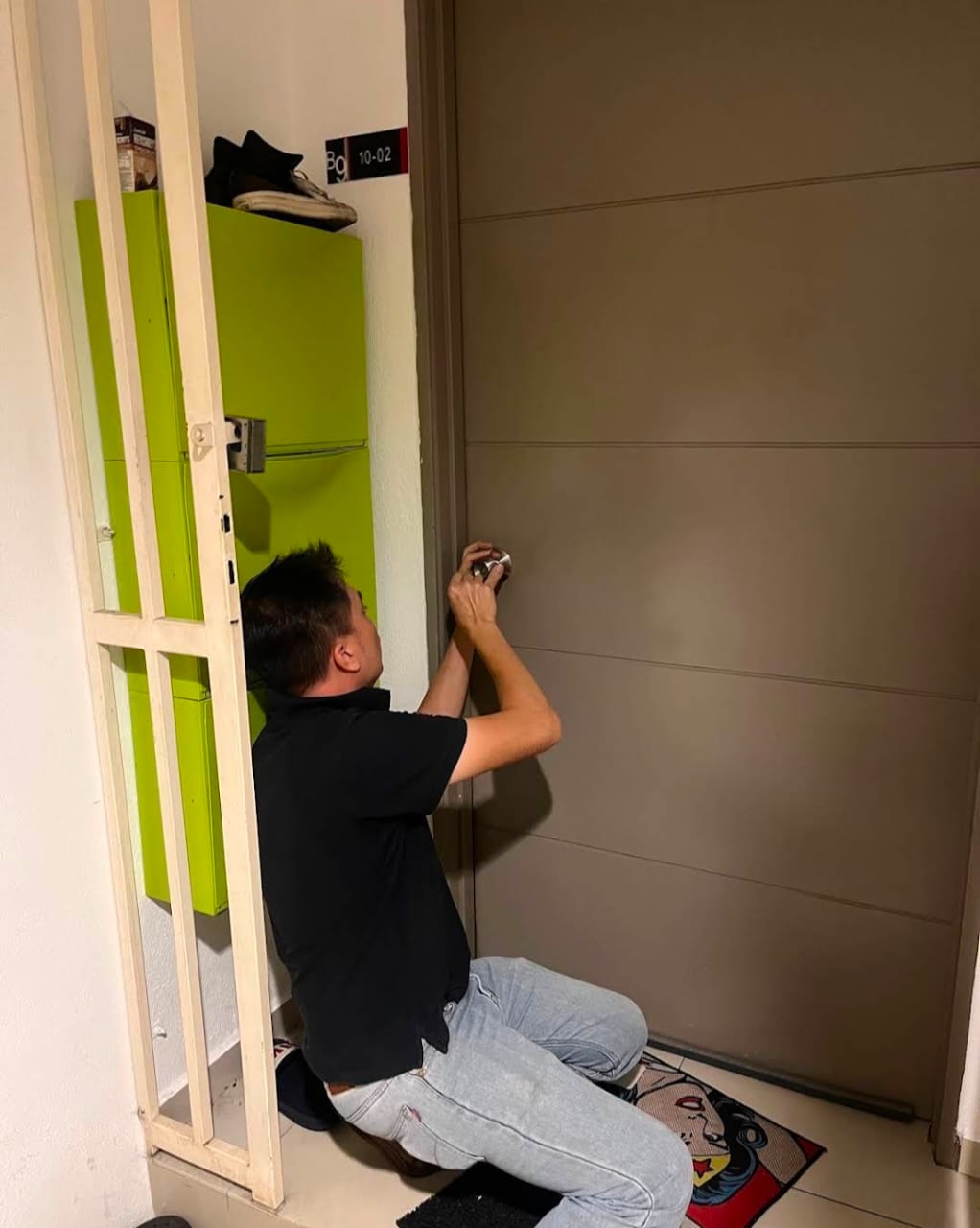 Locksmith technician on emergency standby duty