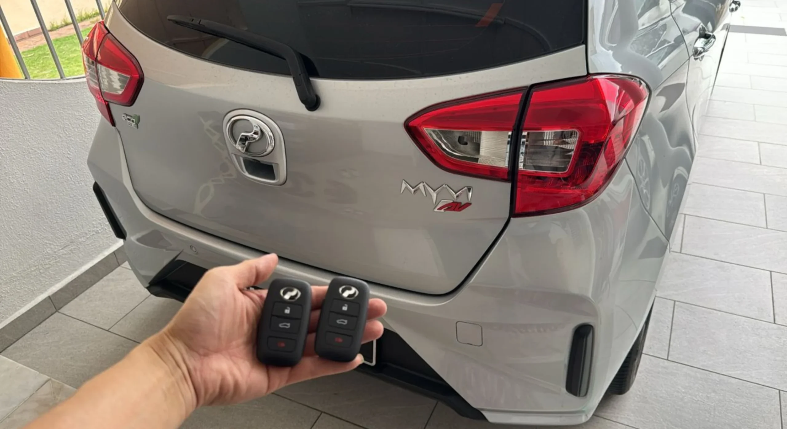How to Tell When Your Car Remote Key Battery Is Weak How to Tell When Your Car Remote Key Battery Is Weak